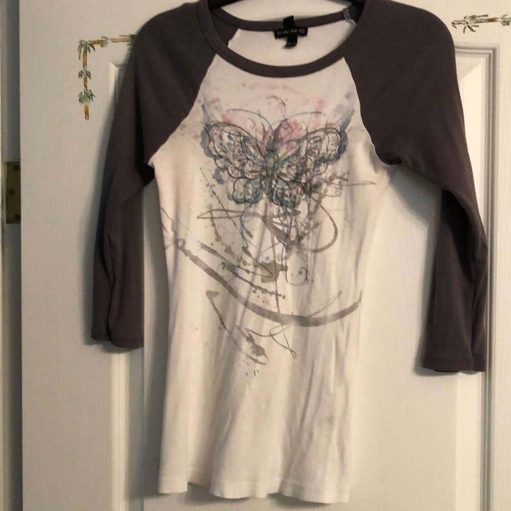 Ladies butterfly graphic t-shirt size medium 3/4 length sleeves